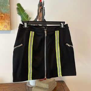 Millau super cute mini skirt! Rare M